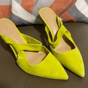 Gibson*Latimer Neon green sandal. Size 8.5